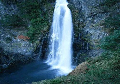 安莉芳控股盘中异动 下午盘股价大涨6.19%